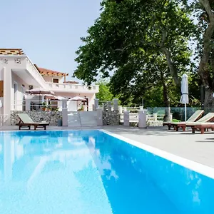 https://sea-and-creek.kefaloniahotels.net